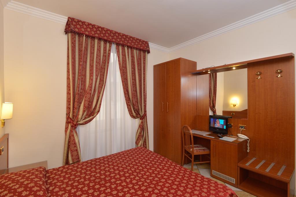 Chicago Hotel Roma
