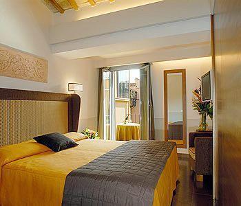 Condotti Palace Hotell