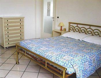 Da Roy A Cinecitta Bed & Breakfast Roma