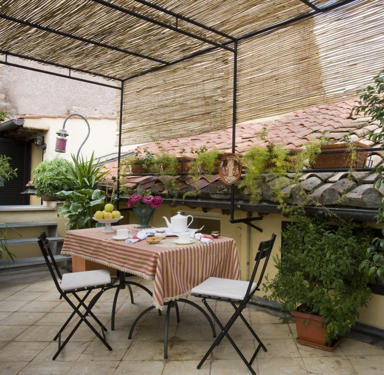 Domus Frattina Bed and breakfast