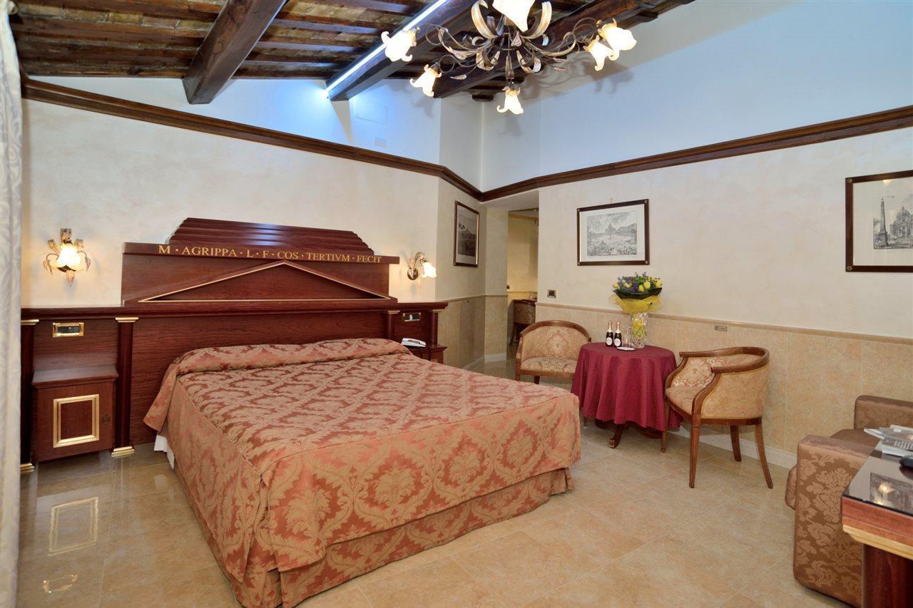 Hotell Pantheon 4*