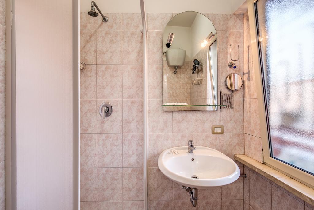 San Lorenzo Notte Bed & Breakfast Roma