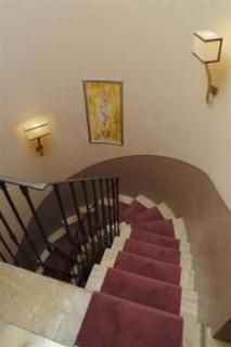 Condotti Palace Hotell 4*