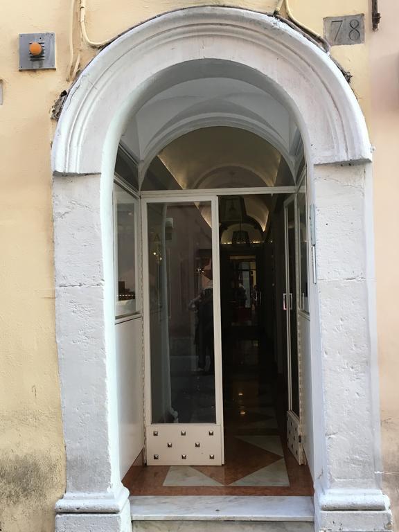 Bed and breakfast Domus Frattina *