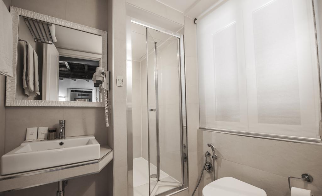 Affittacamere Town House Spagna- Luxury With Jacuzzi Bath
