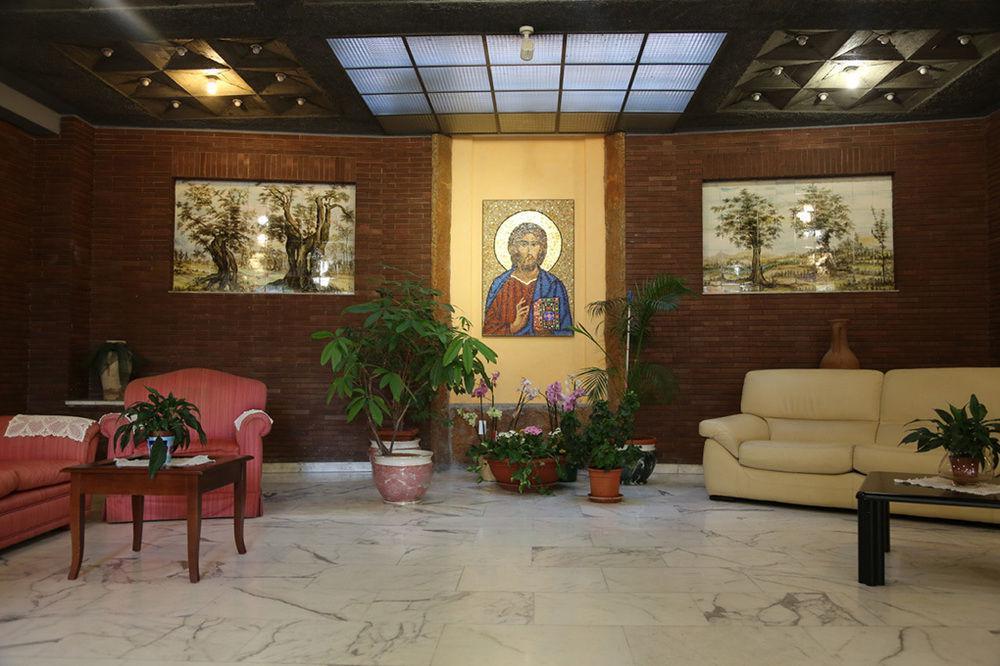 Casa Piccole Ancelle Di Cristo Re 3* Roma