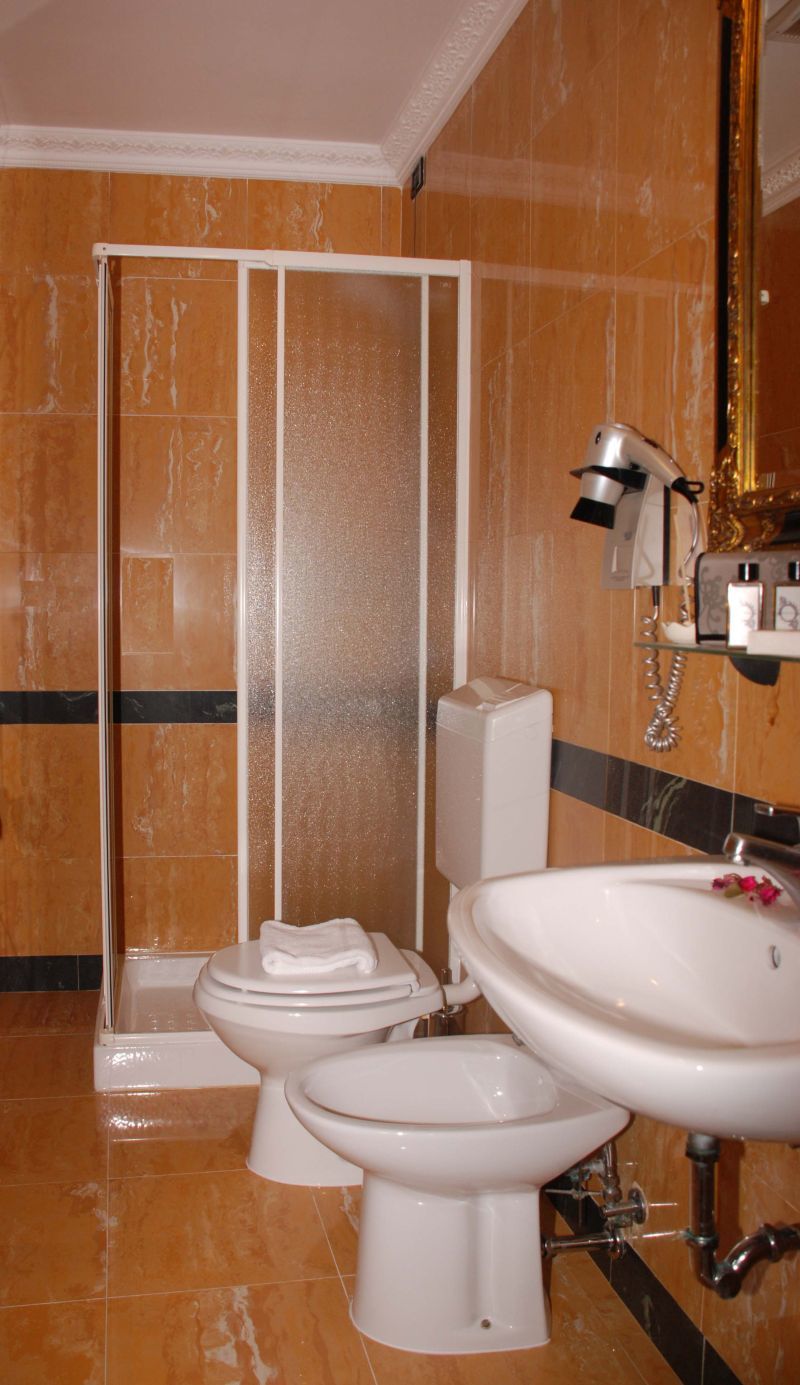 Caravaggio Hotell 3*