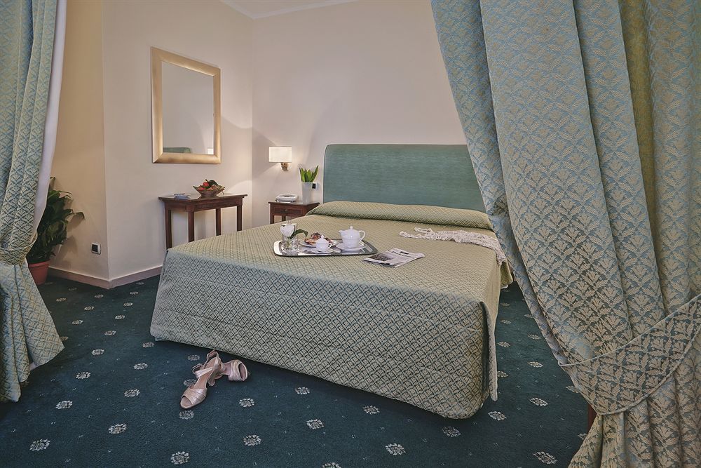 Napoleon 4* Roma