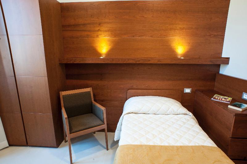 Hotel Angelina - Casa Per Ferie 3*