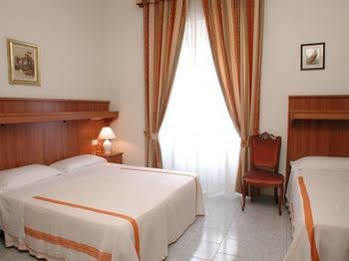 Hotel Altavilla 9 2*