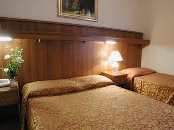 Altavilla 9 Hotel 2*