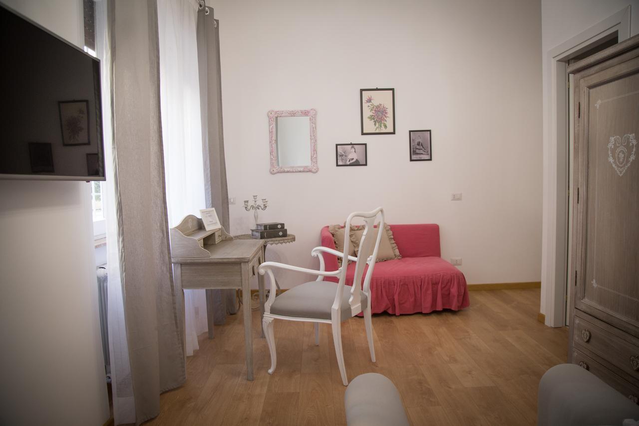 La Piazzetta Delle Regine
