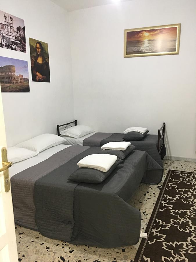 Hostal New Golden House