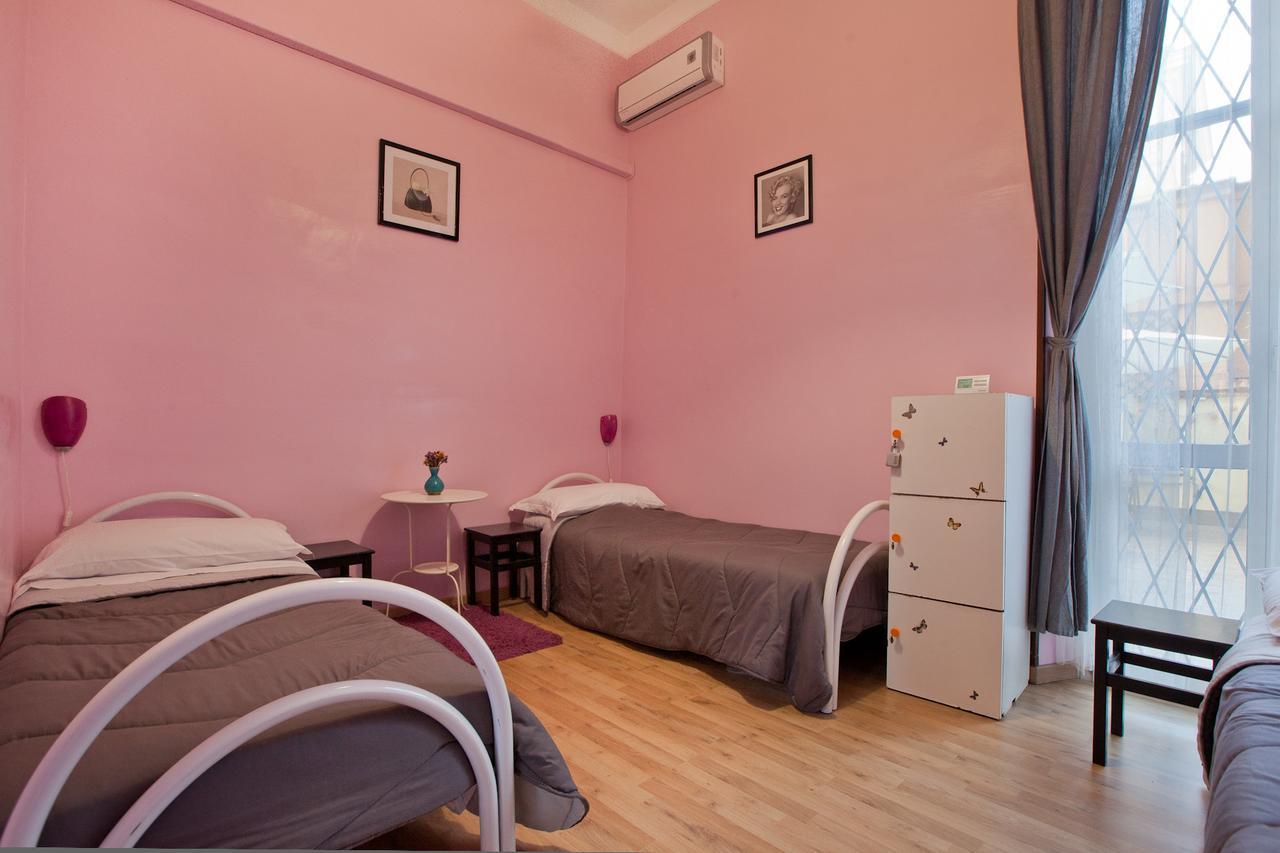Hostella Female Only * Roma