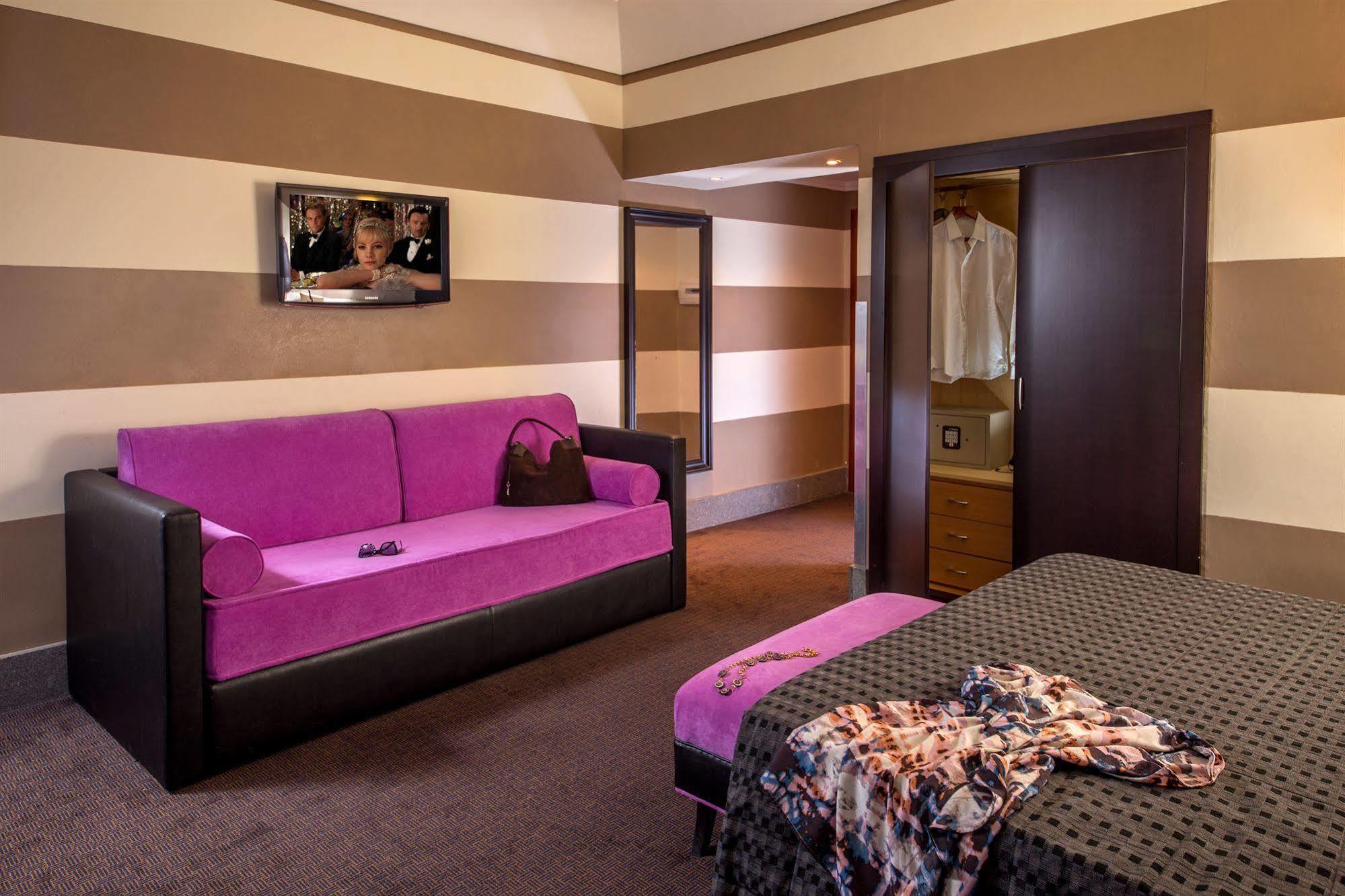 Panama Garden Hotell 4*