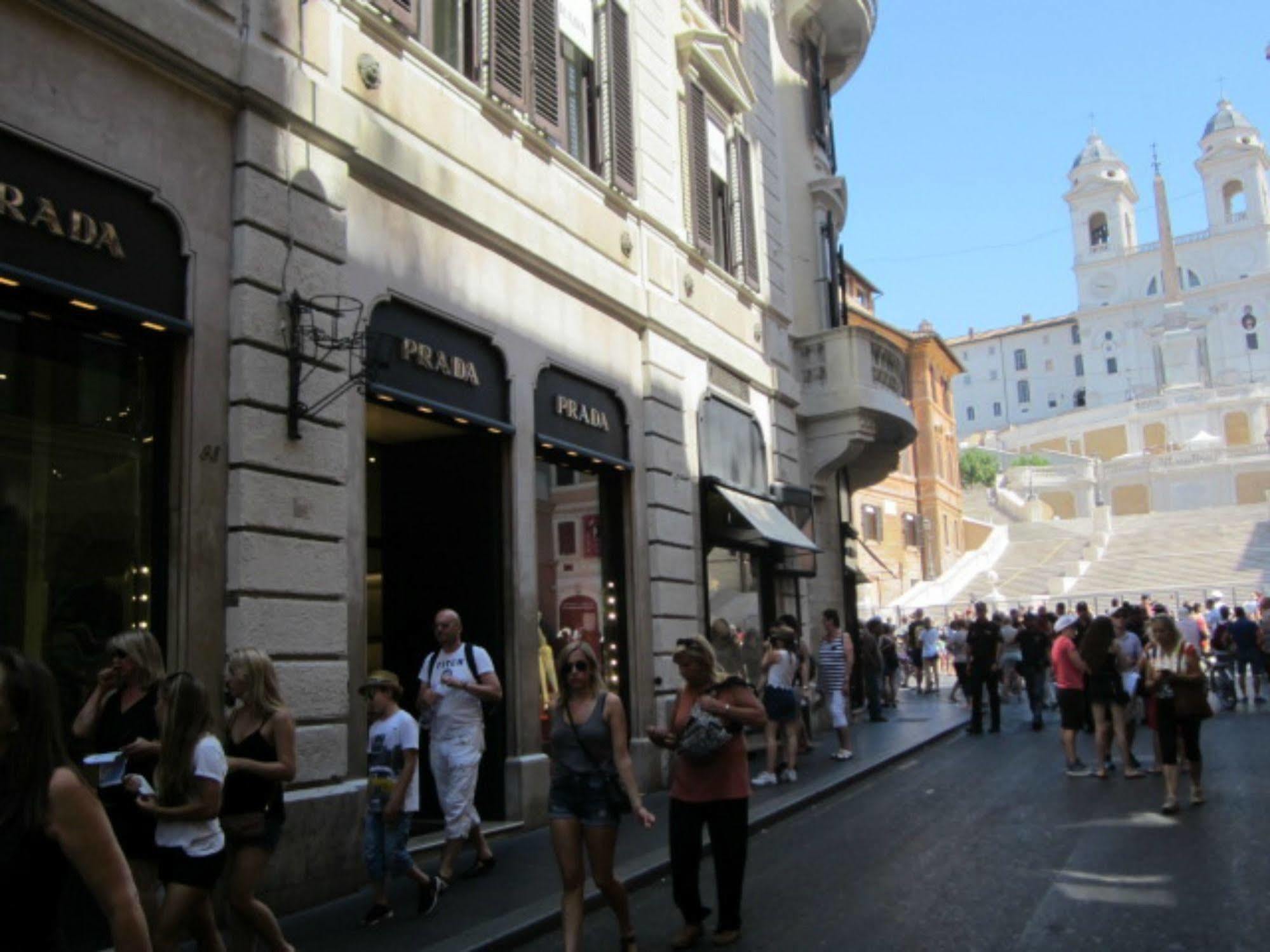 Acomodação com café da manhã  Condotti 29 Roma