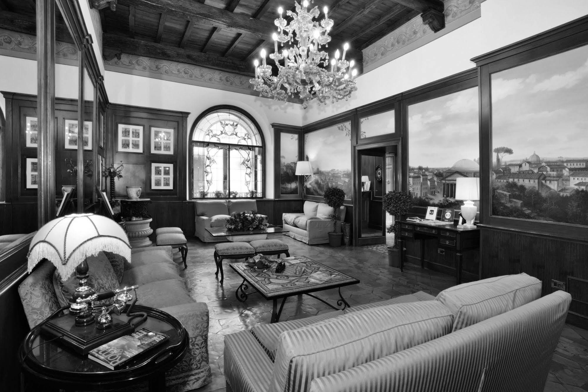 Pantheon Hotell 4*