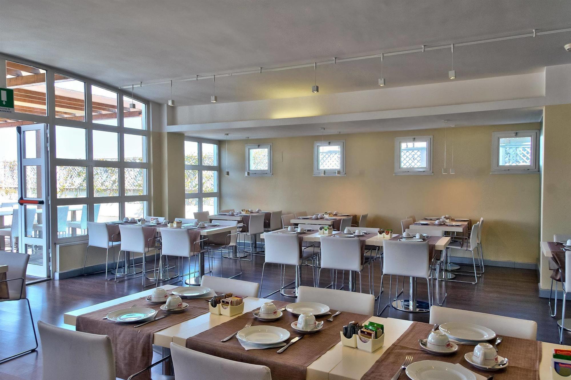 Tor Vergata Hotell 4*