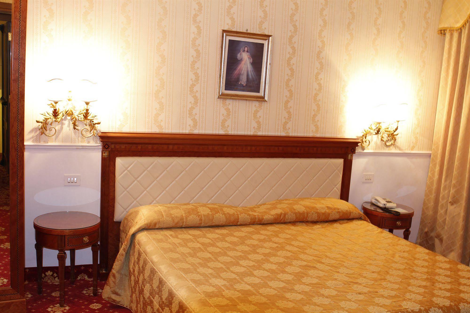 Hotel Genio 4*