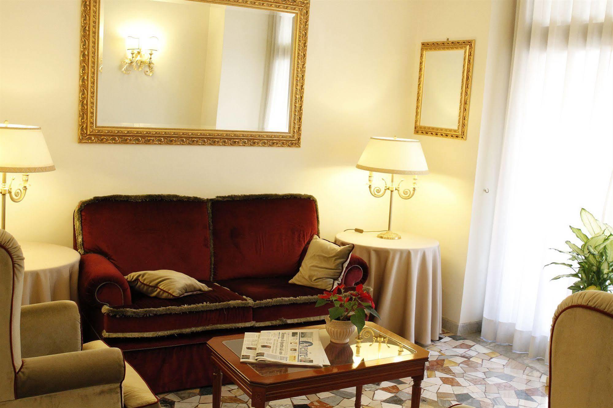 Hotel Genio 4*