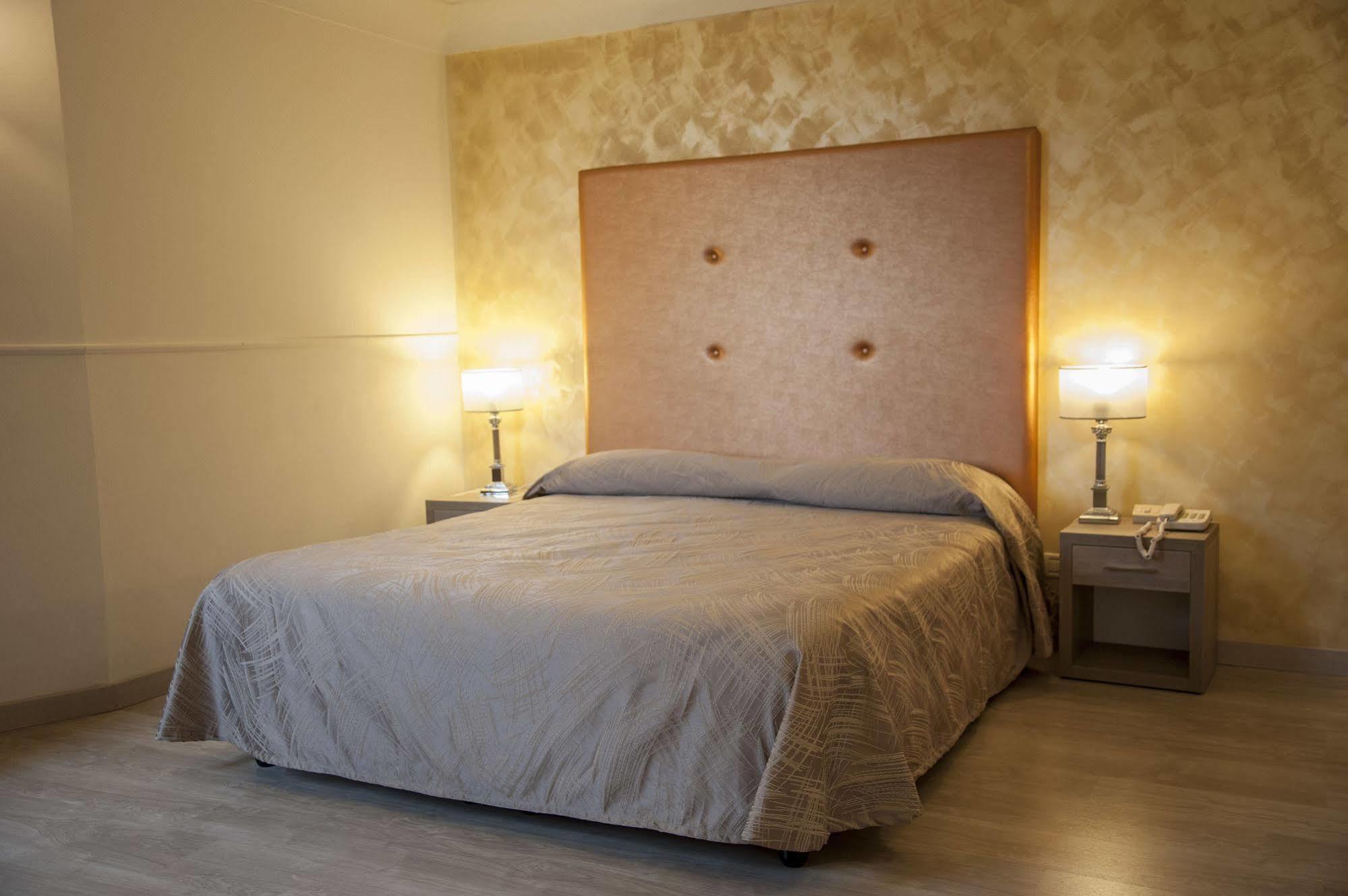Delle Province 4* Rome