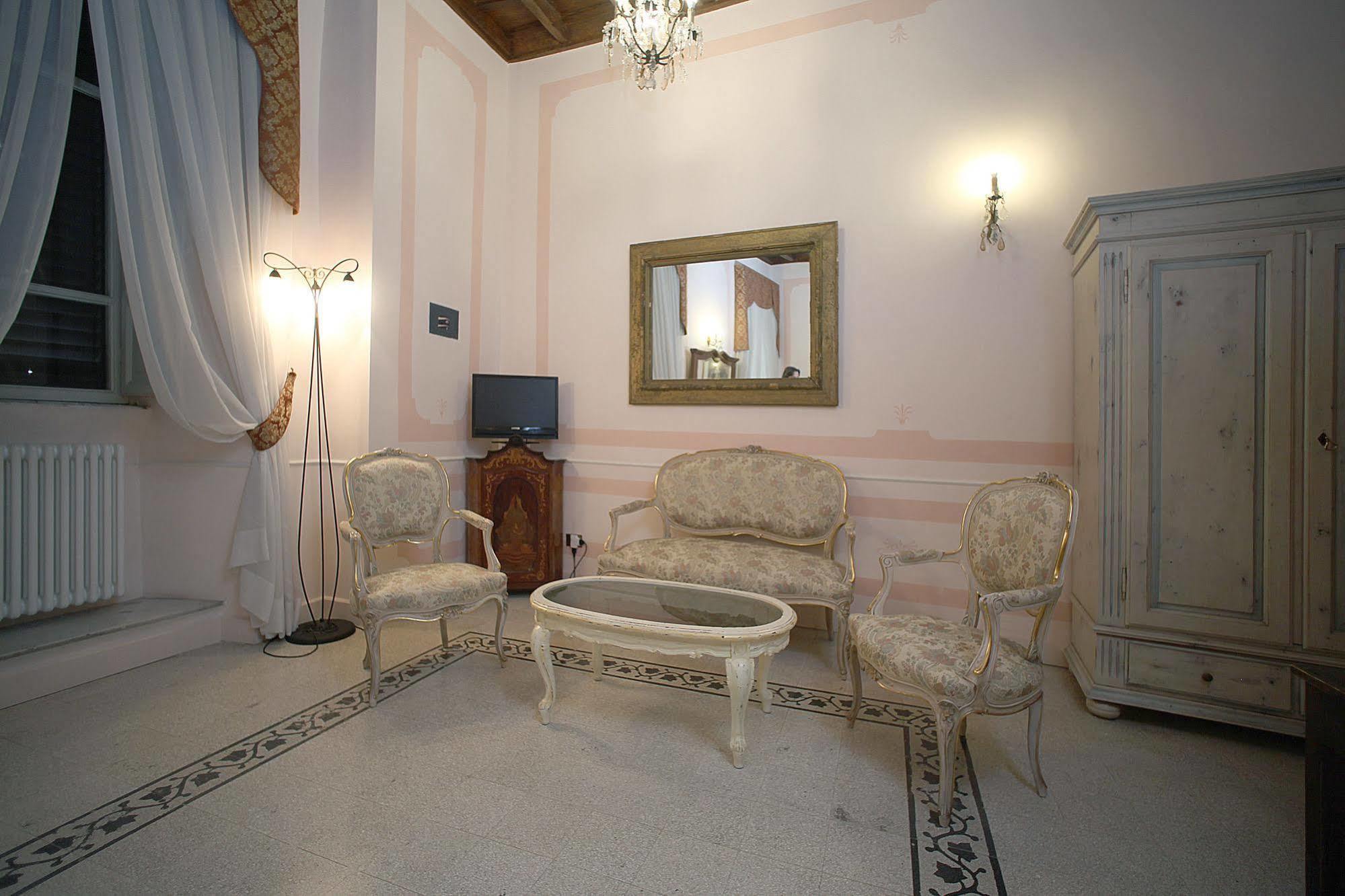 La Maison Dell'orologio Alojamento de Acomodação e Pequeno-almoço