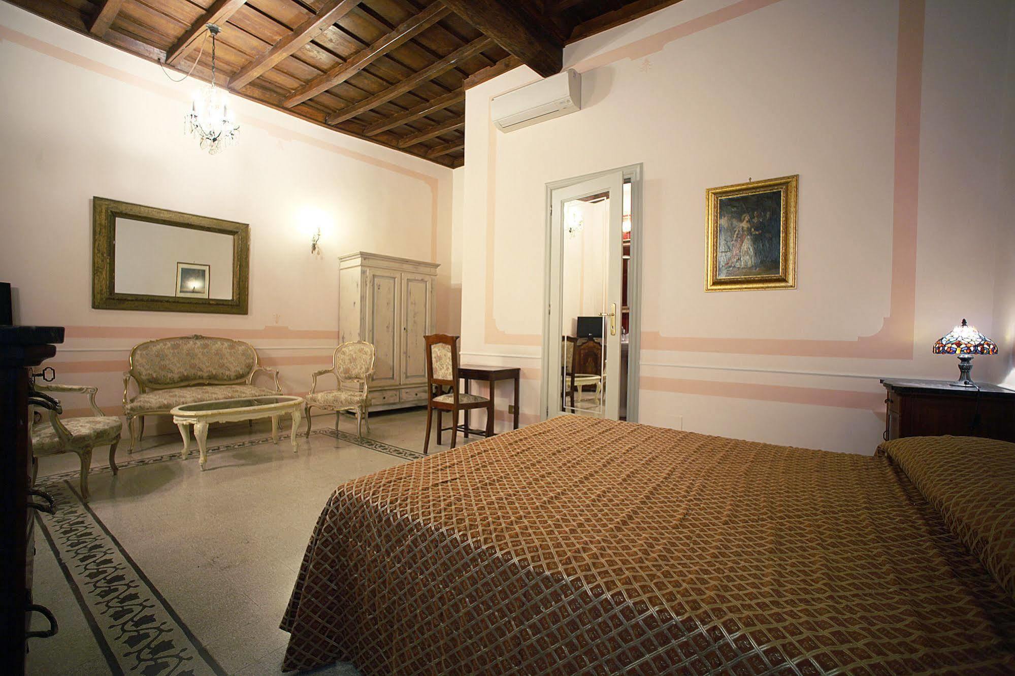 La Maison Dell'orologio Alojamento de Acomodação e Pequeno-almoço Roma