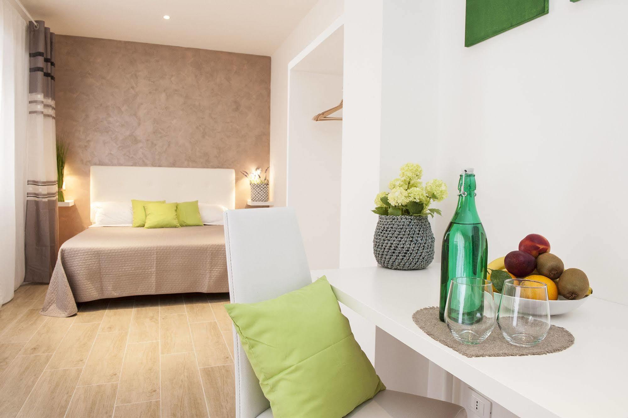Bed and breakfast Domus Casaletto 2*