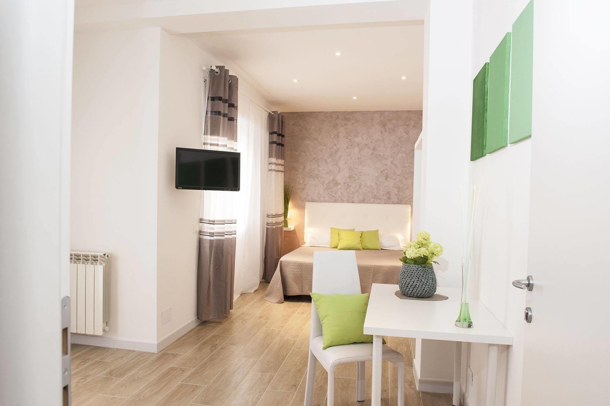 Bed and breakfast Domus Casaletto 2*