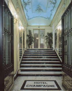 Champagne Palace Hotell 4*
