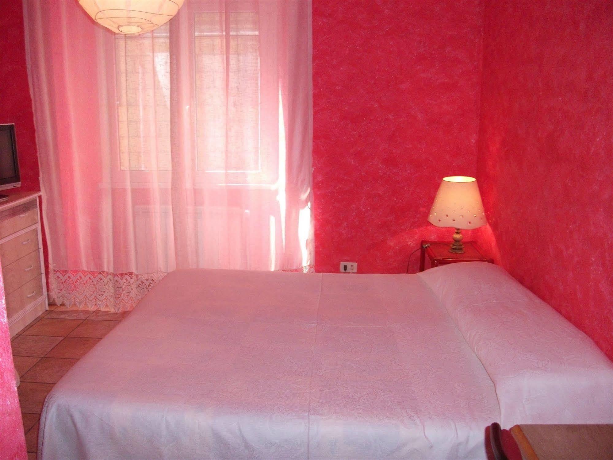 Max House 2* Roma