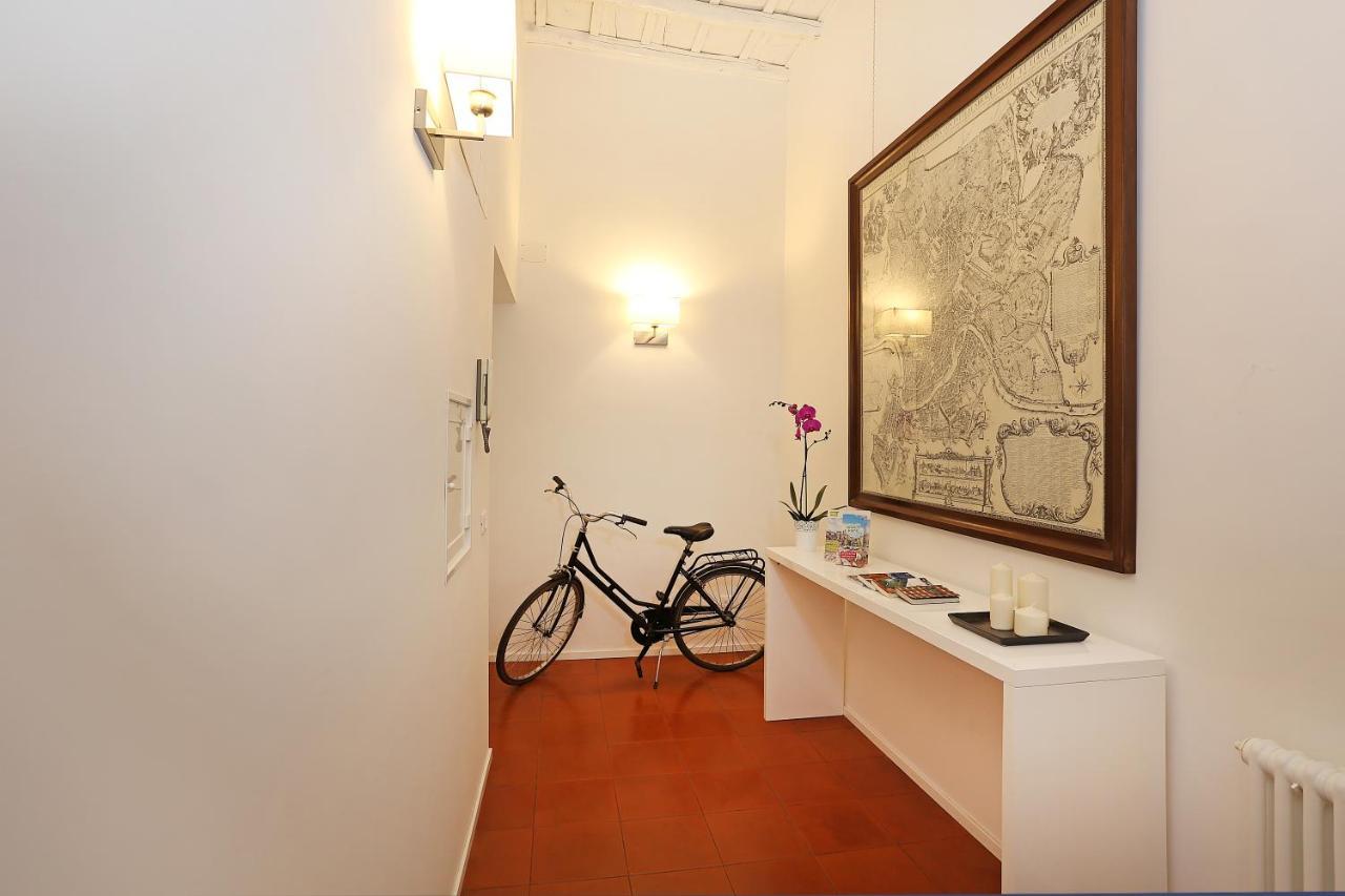 Bed & Breakfast Domus Croce Roma