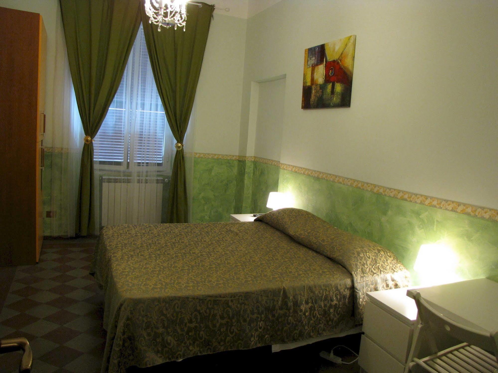 Claudia House Termini Bed & Breakfast 2*