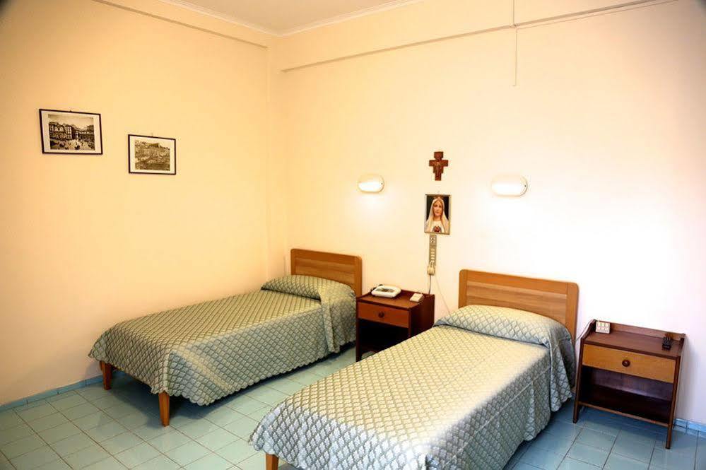 Casa Piccole Ancelle Di Cristo Re Roma