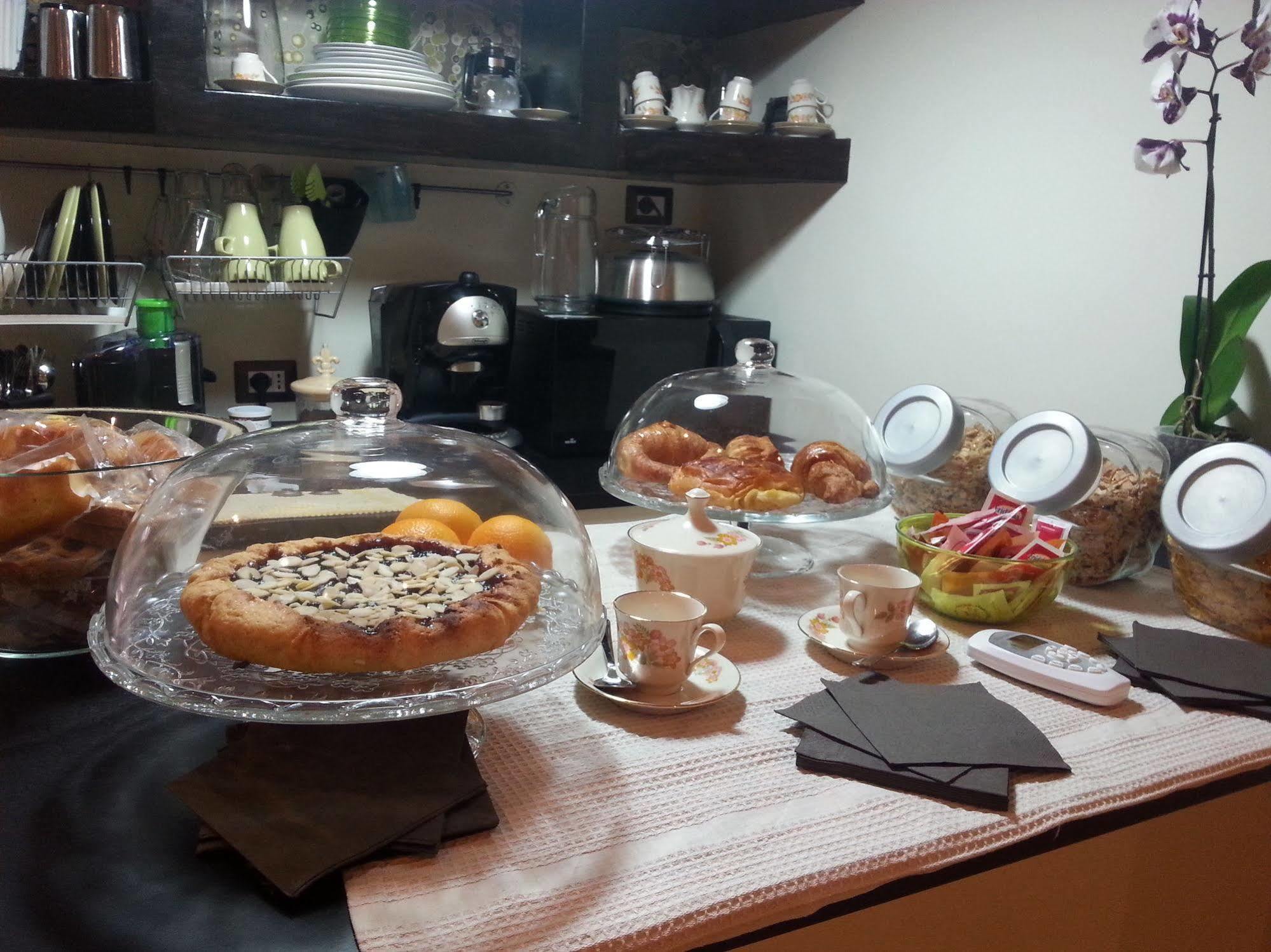 Domus Pio Xi° Bed and breakfast 2*