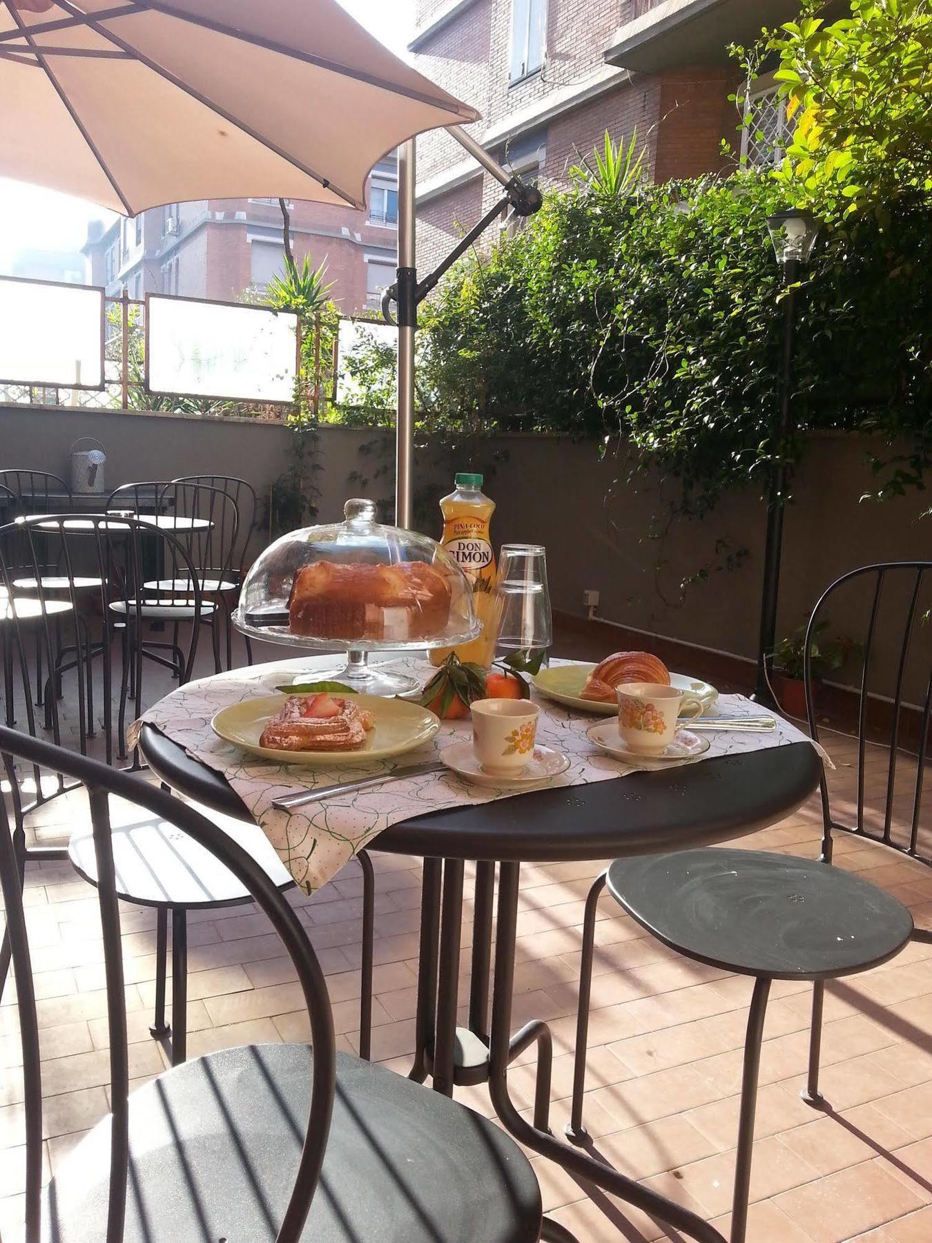 Domus Pio Xi° Bed and breakfast 2*