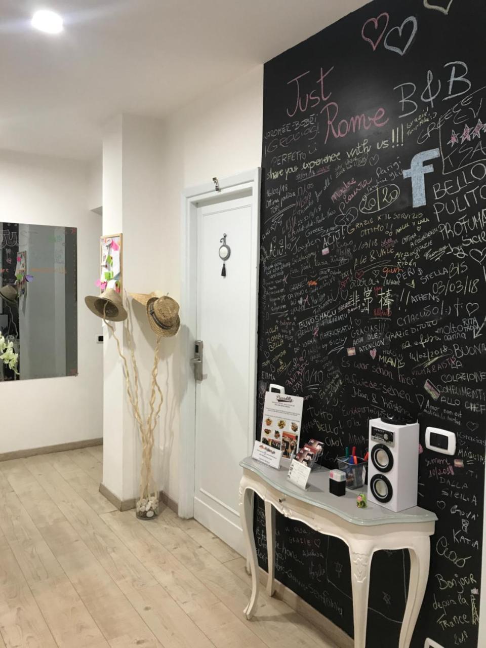 Exa - Just Acomodação com café da manhã  3*