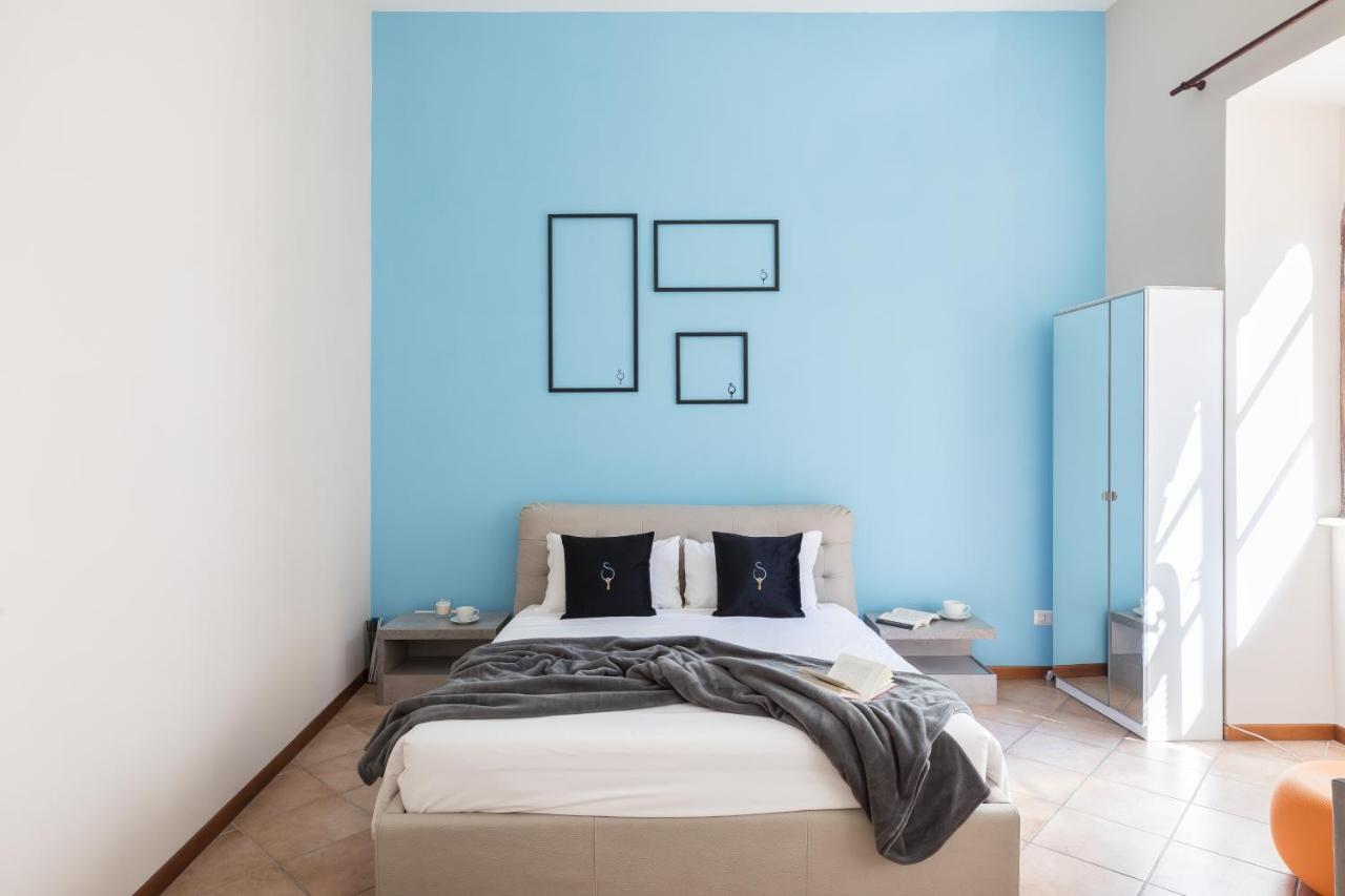 A World Aparts - 40 Sforza Rom