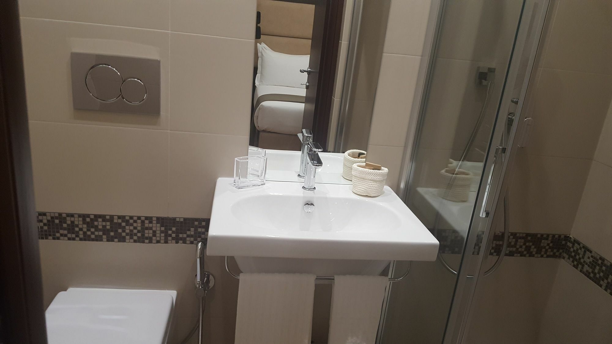 Finestra Su Monti Gjestgiverier