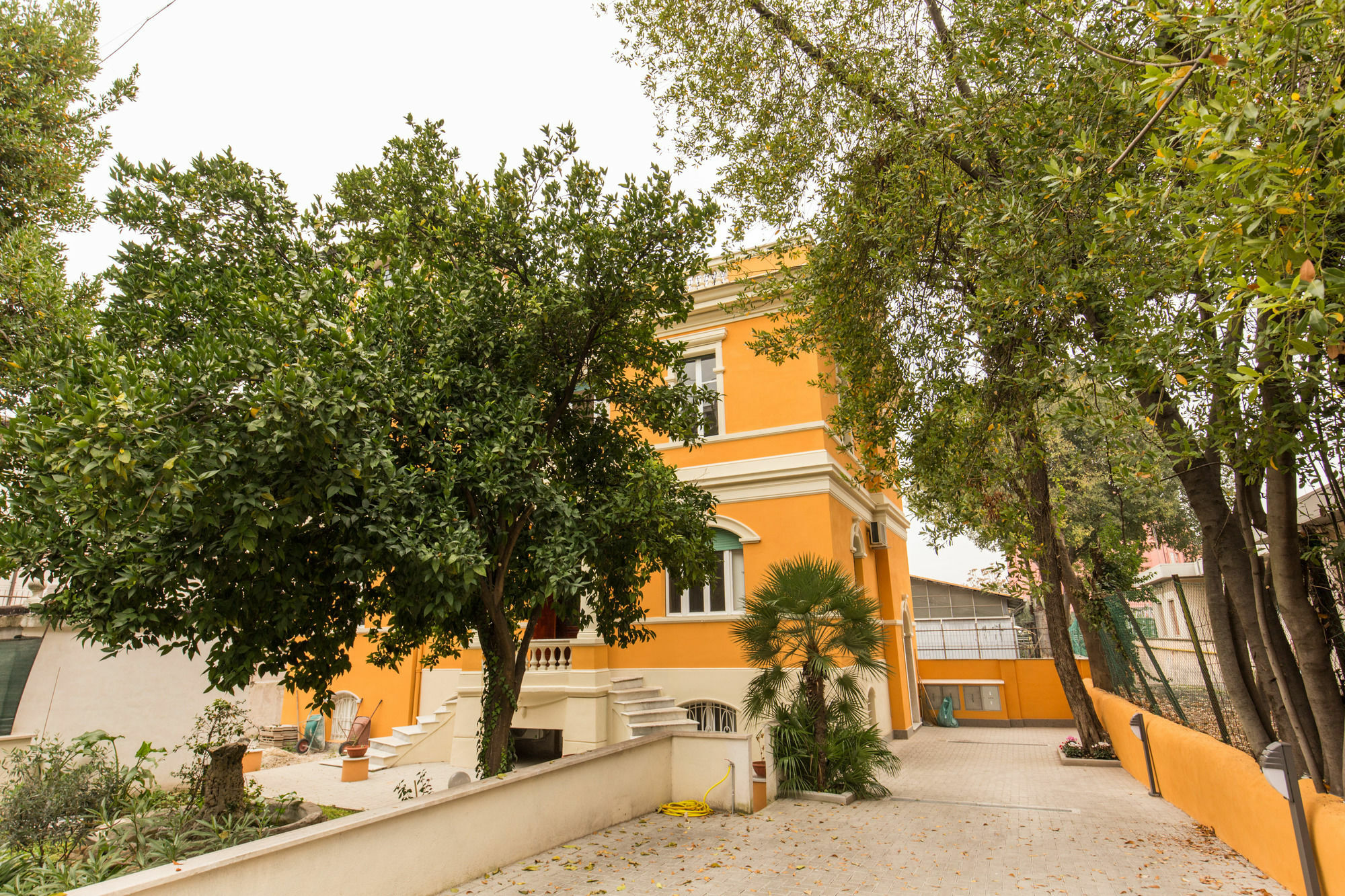 Relais La Torretta Acomodação com café da manhã  2*