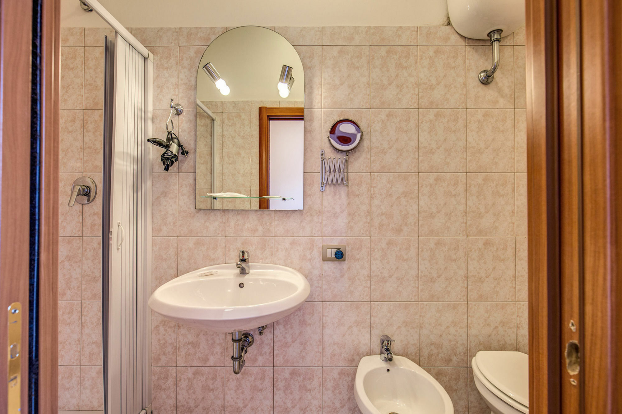 San Lorenzo Notte Bed & Breakfast Roma