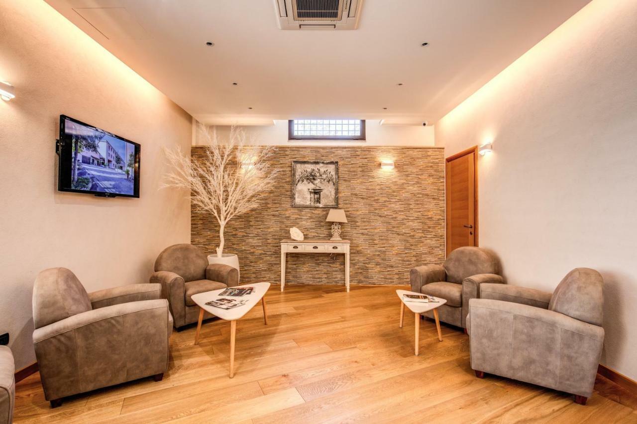 Hotell Tiburtina Metro 3*