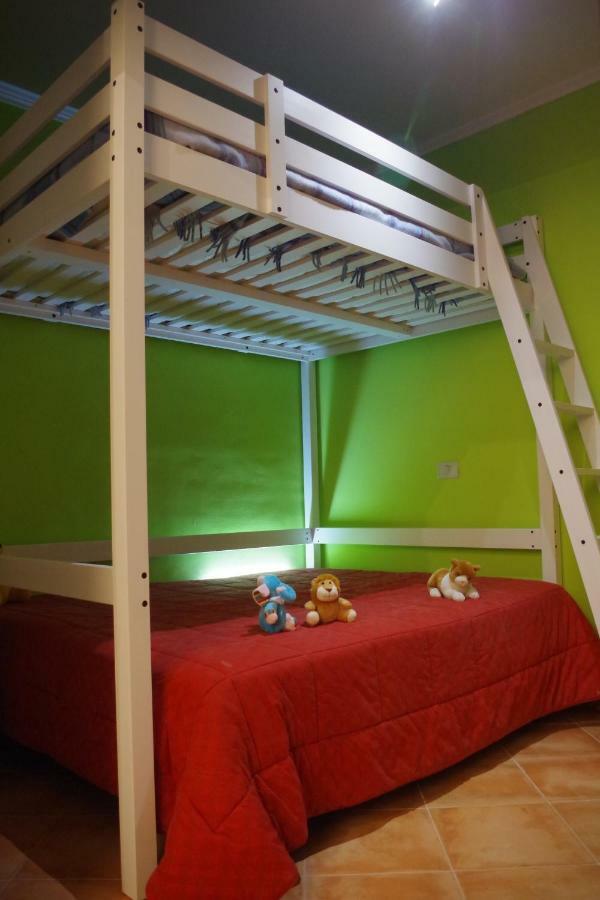 Mamavihouse Rom