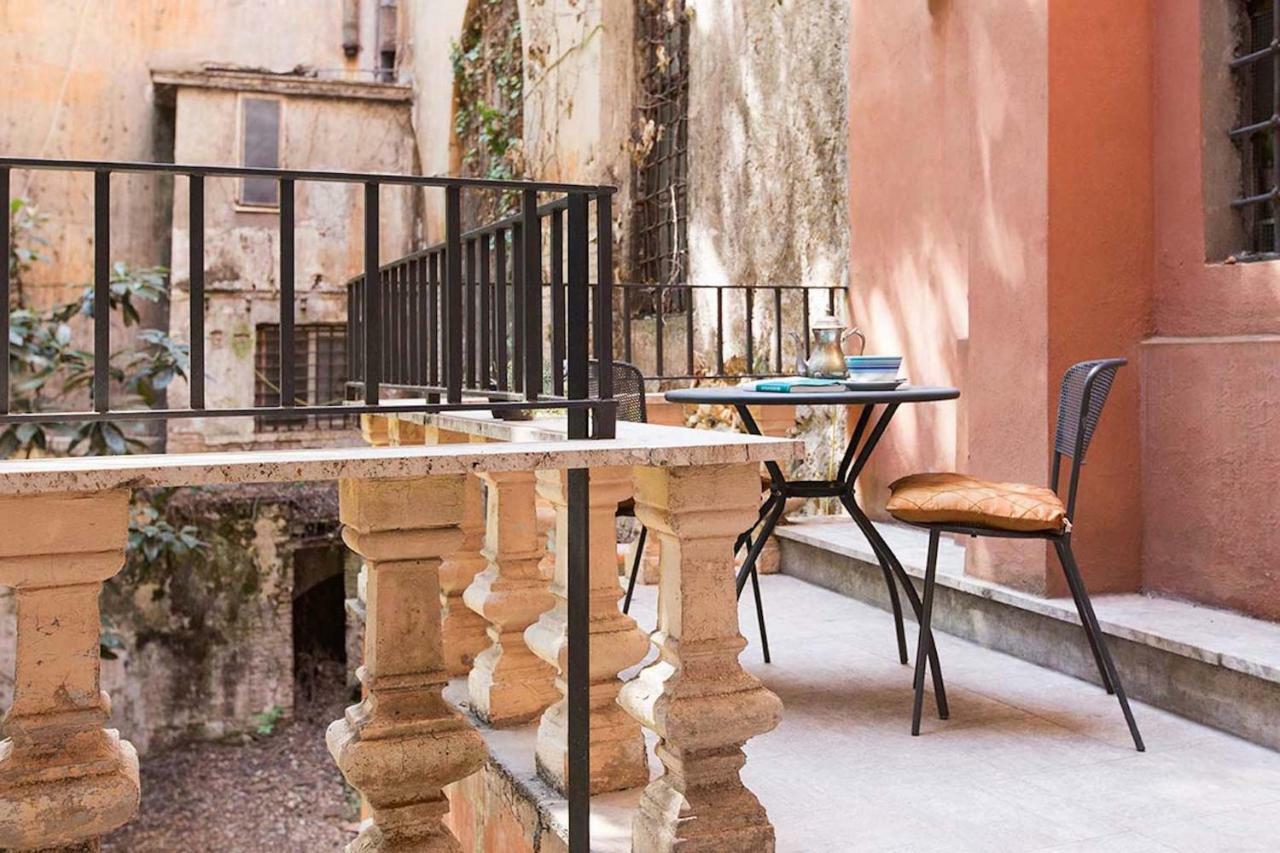 Bernini Near The Trevi Fountain - 4 Bedroom Apartment
