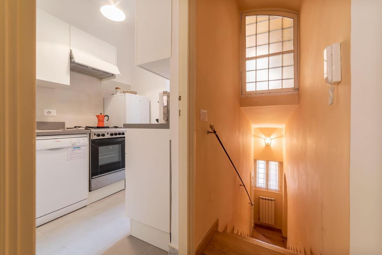Apartment A Peaceful Retreat 2 Minutes From Piazza Navona - Fromhometorome Rome