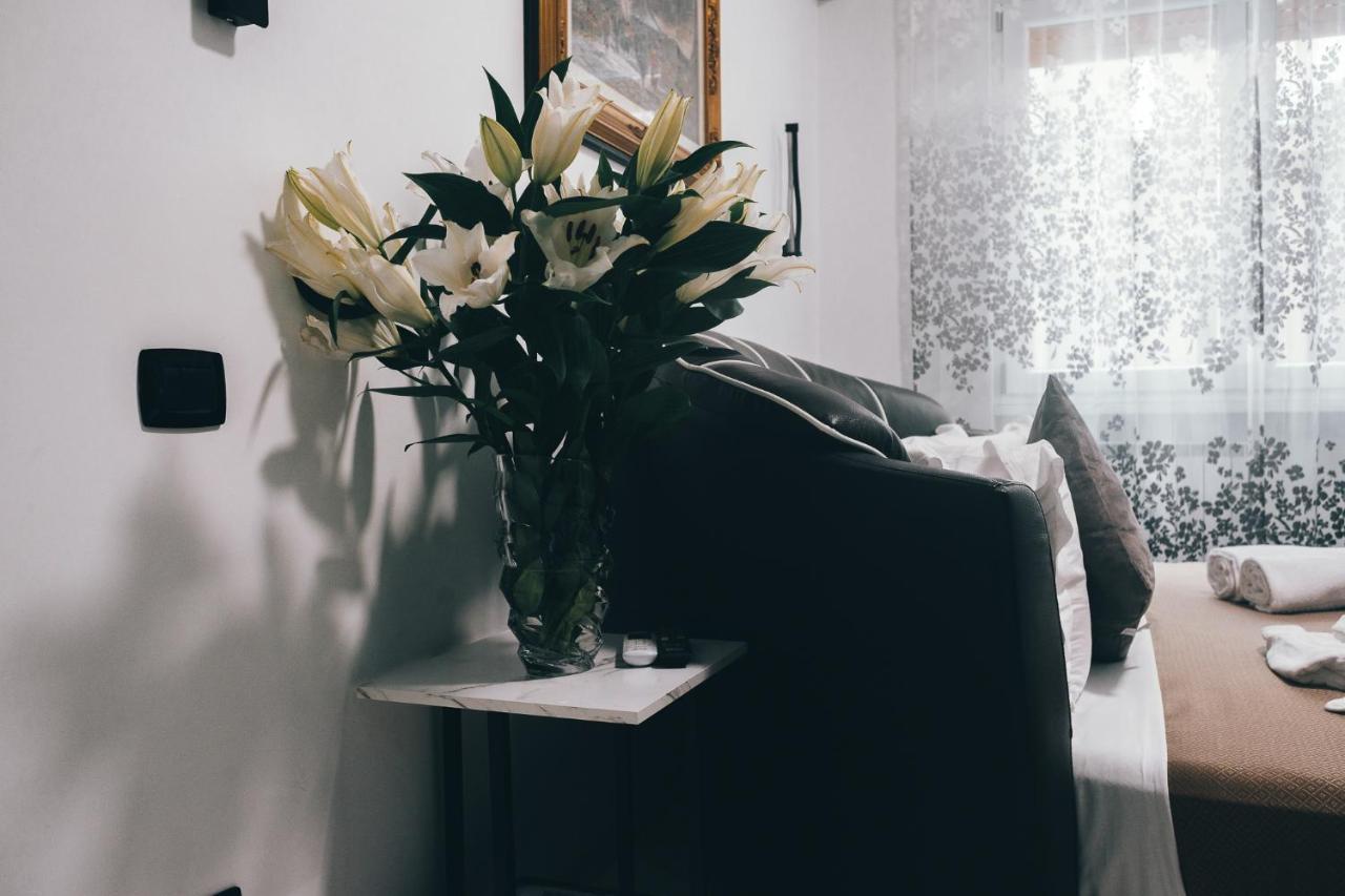 Gregorio Vii Luxury San Damaso Hotel
