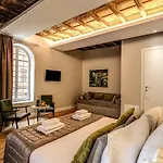 Vite 21 Luxury Room