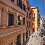 Giulia\'S Navona