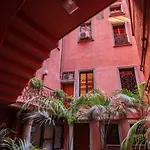 Giulia\'S Navona