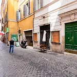 Trevi Fountain - Romedreamhome